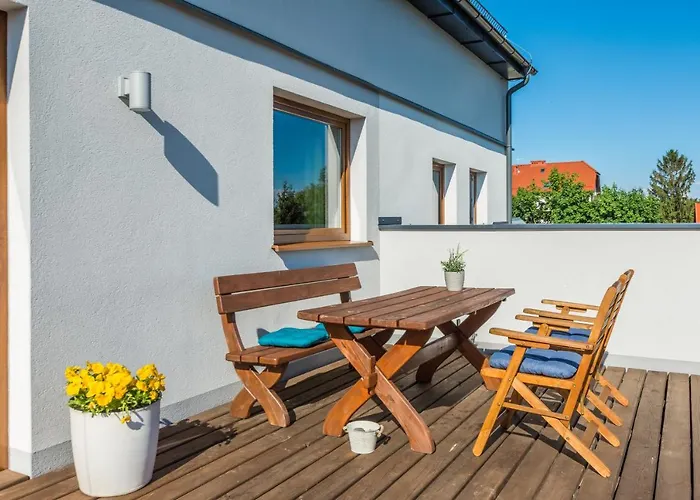 住宿加早餐酒店 Lawendowy Zakatek 斯蒂格纳